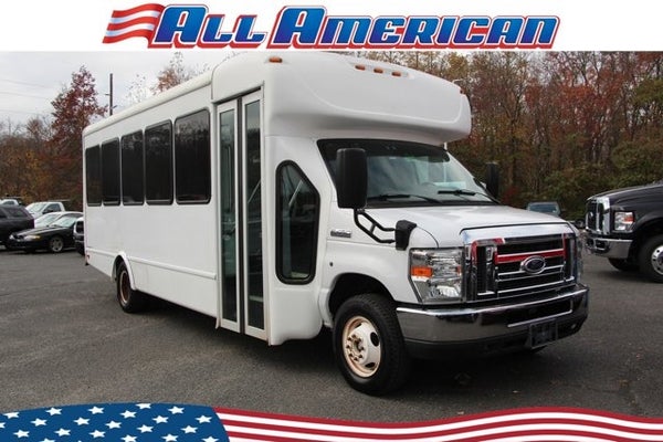 2016 Ford Econoline 450 Cutaway 25 Passenger van in Point Pleasant, NJ - All American Ford Point Pleasant