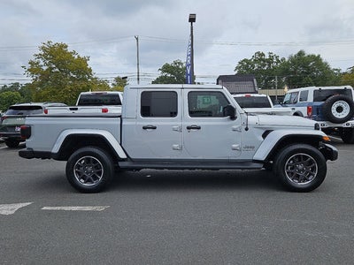 2022 Jeep Gladiator Overland