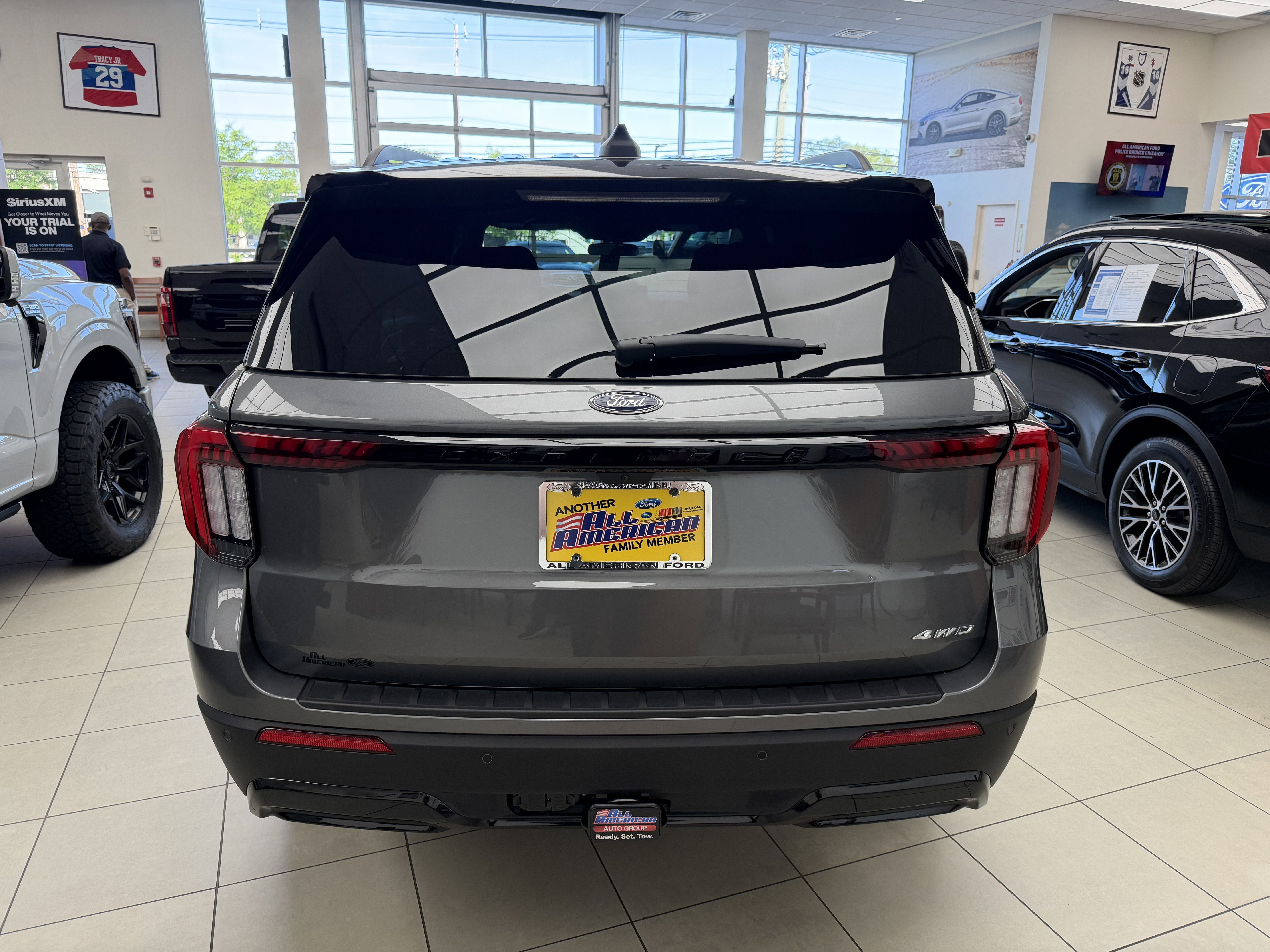 2026 Ford Explorer Custom Black-Top Edition
