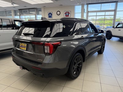 2026 Ford Explorer Custom Black-Top Edition