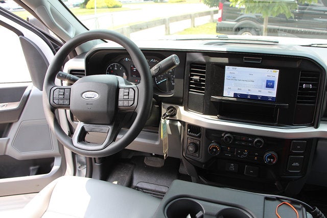 2025 Ford Chassis Cab F-350® XL