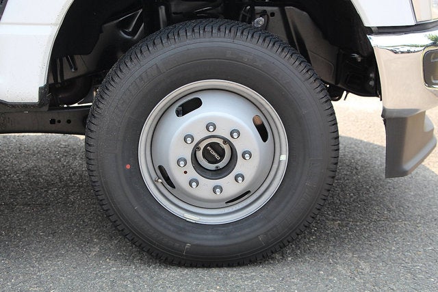 2025 Ford Chassis Cab F-350® XL