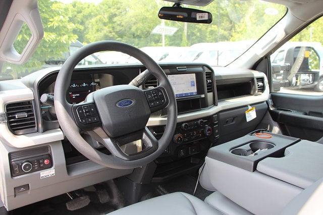 2025 Ford Chassis Cab F-350® XL