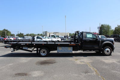 2025 Ford Chassis Cab F-550® XLT