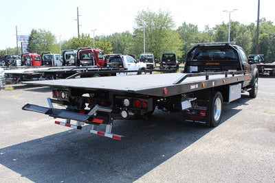 2025 Ford Chassis Cab F-550® XLT