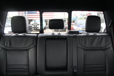 2027 Ford Chassis Cab F-550® Platinum