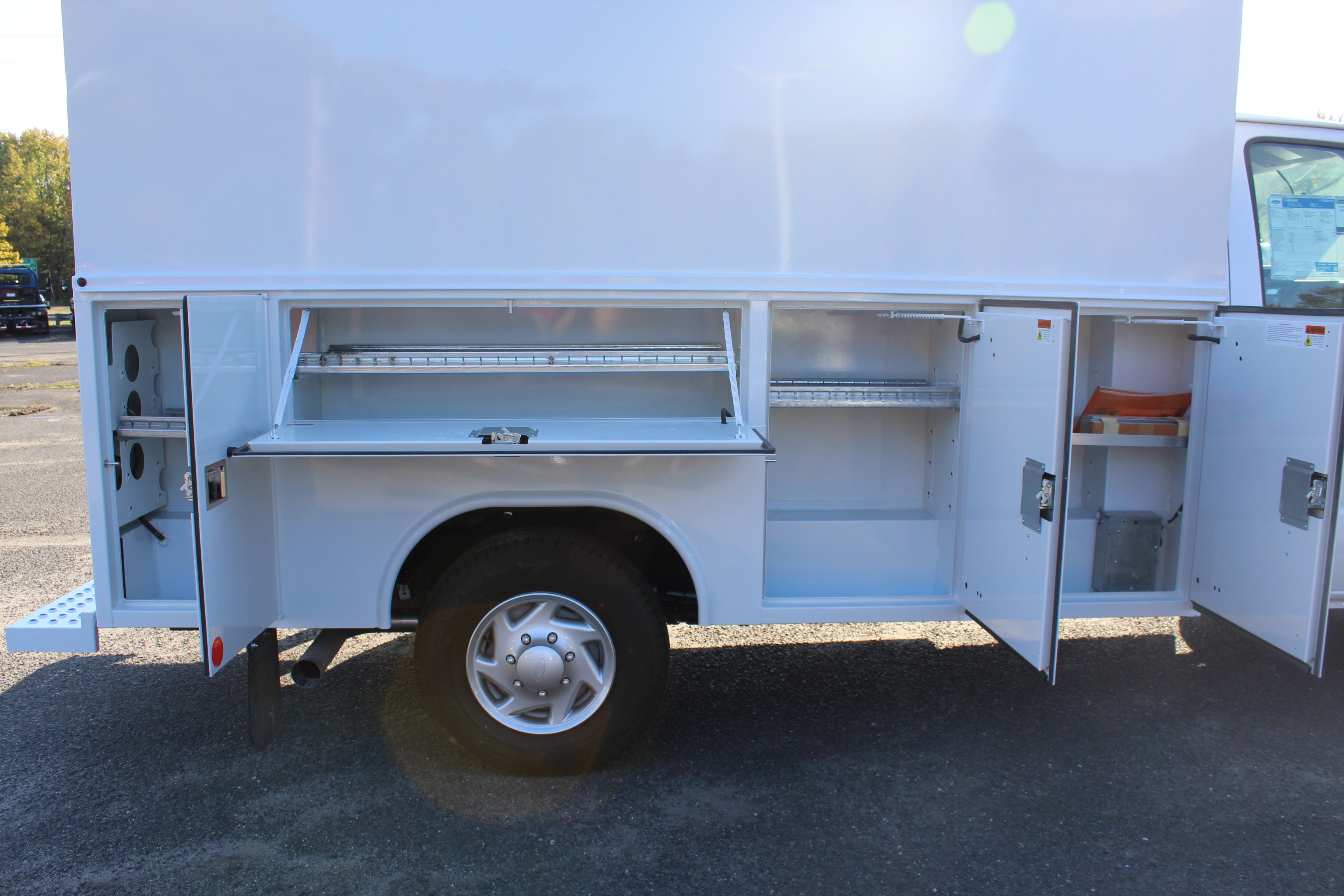 2027 Ford Econoline Cutaway E-350 SRW