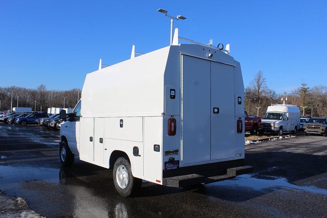 2026 Ford Econoline Cutaway E-350 SRW