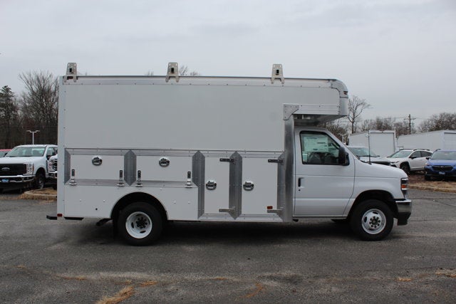 2026 Ford Econoline Cutaway E-450 DRW