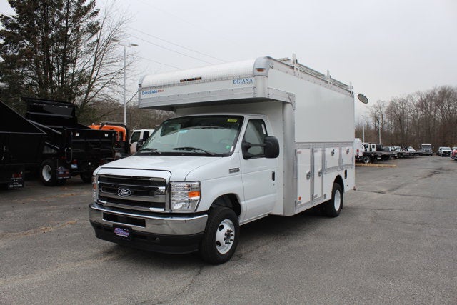 2026 Ford Econoline Cutaway E-450 DRW