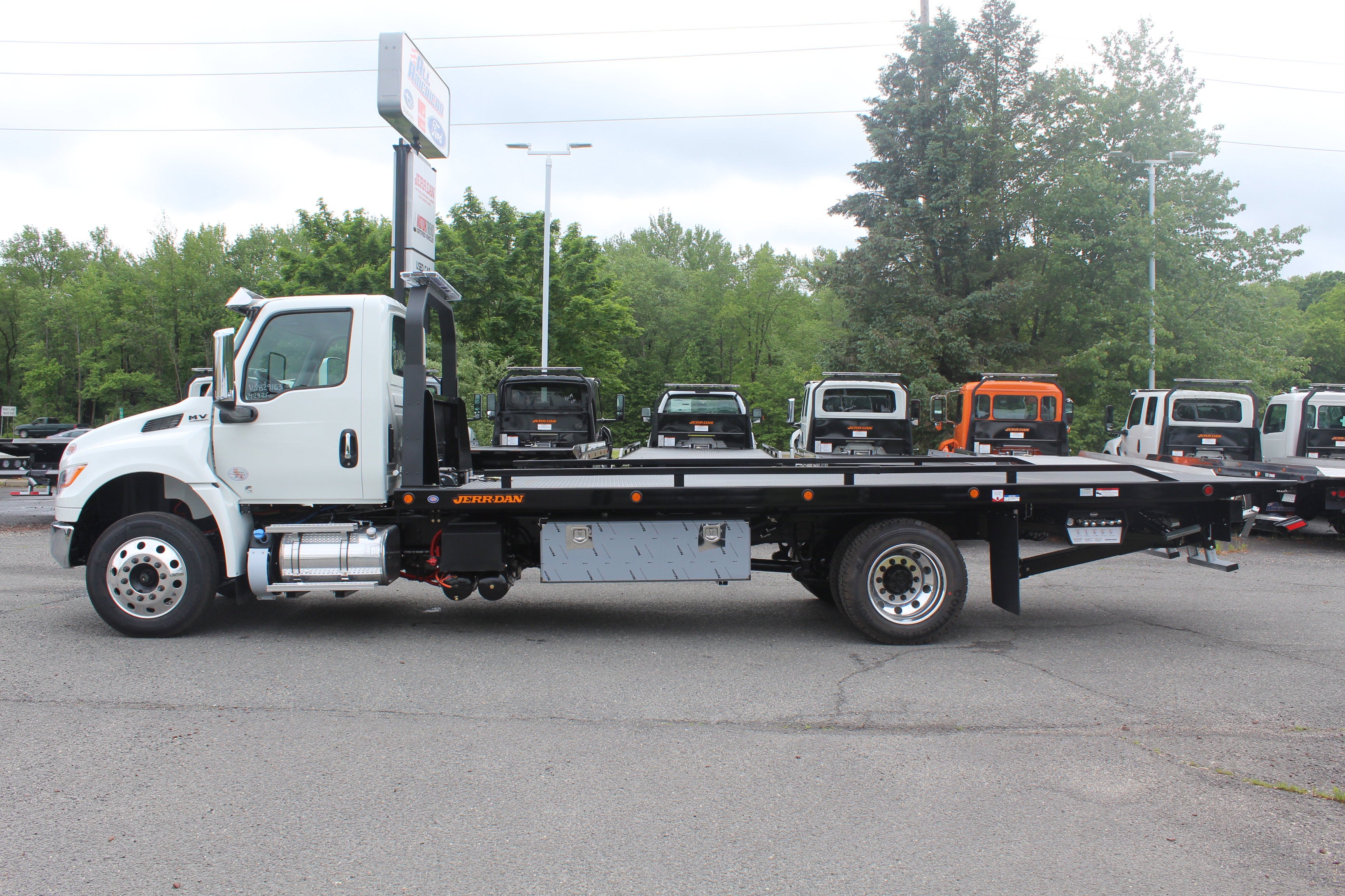 2027 International MV607 Jerr-Dan 6-Ton Steel XLP SD Carrier