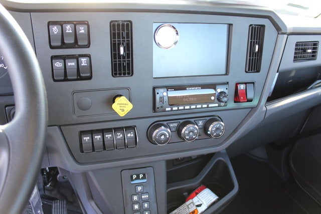 2025 Kenworth T280 22 FT Steel 4x2 Carrier Jerr-Dan