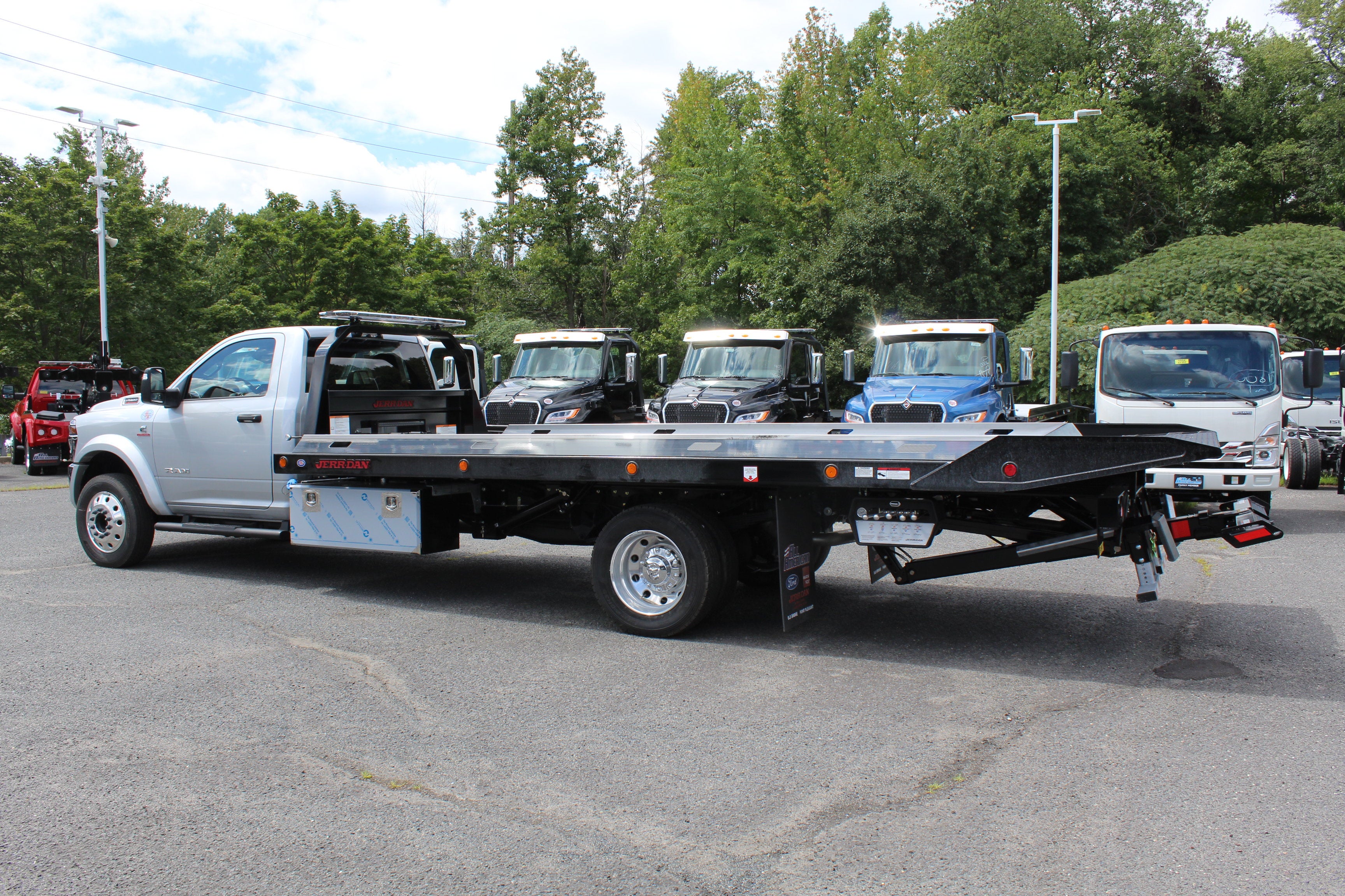 2026 RAM 5500 Jerr-Dan 6-Ton Dual-Angle Steel XLP SD Carrier