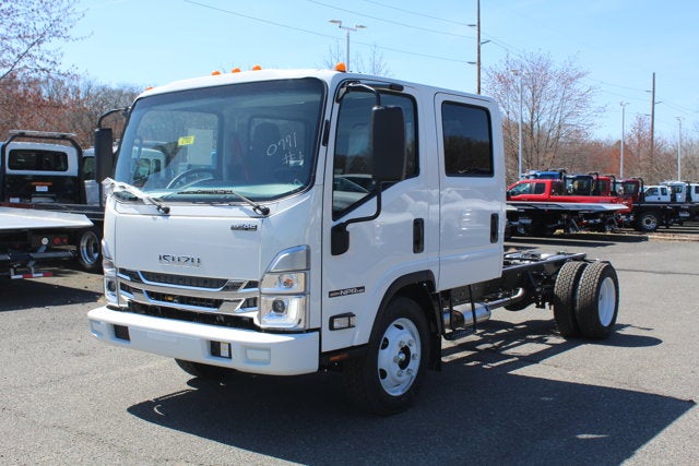 2027 Isuzu NPR Base