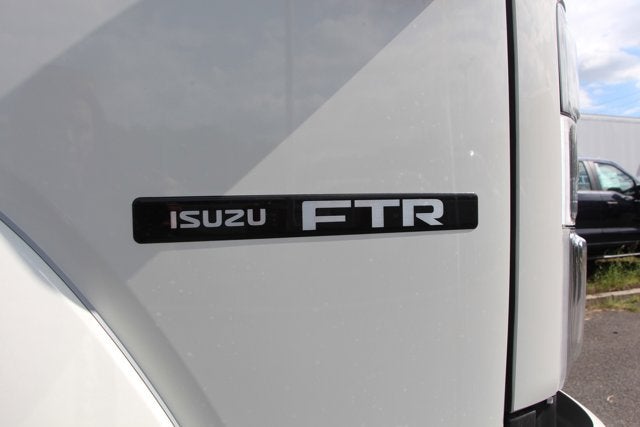 2025 Isuzu MT6 26 FT Box w/ ICC Bumper