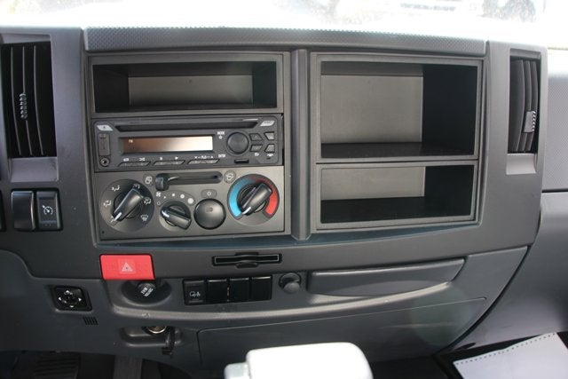 2025 Isuzu MT6 26 FT Box w/ ICC Bumper