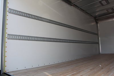 2024 Isuzu NRR 20 FT Box w/ ICC Bumper