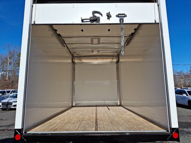 2024 Isuzu NRR 16 FT Box w/ ICC Bumper