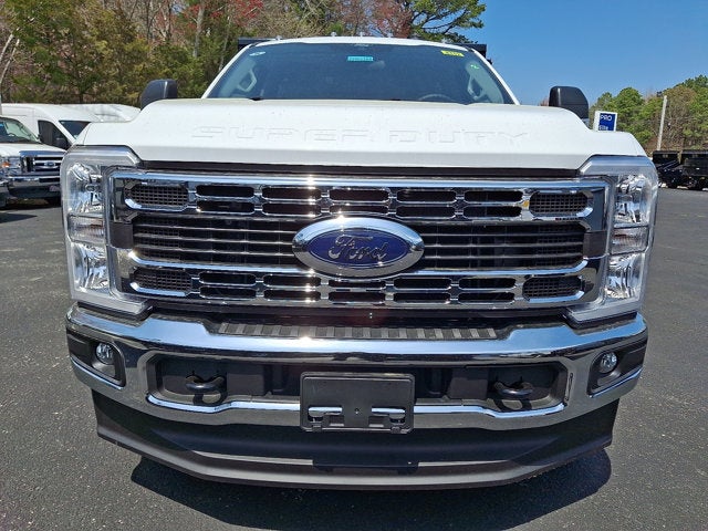 2025 Ford Super Duty F-350 DRW XL Dump Body w/ L Pack