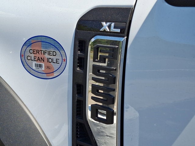 2026 Ford Super Duty F-550 DRW XLT