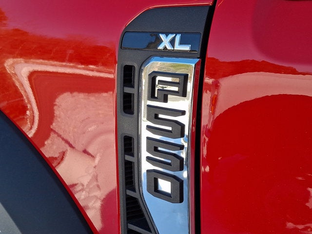 2026 Ford Super Duty F-550 DRW XL 9 3/4 Dump w/ L PACK