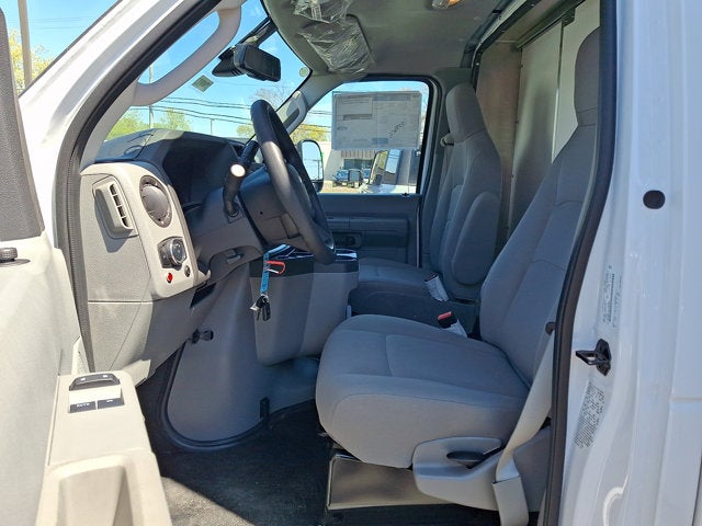 2027 Ford E-Series Cutaway Base