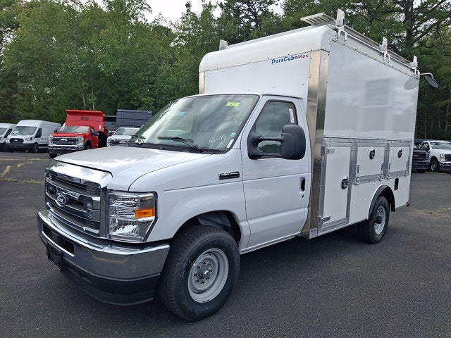 2027 Ford E-Series Cutaway Base