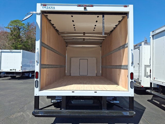 2027 Ford E-Series Cutaway Base