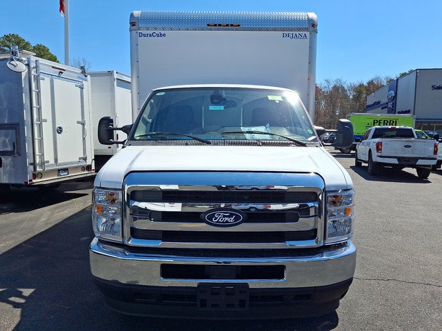 2027 Ford E-Series Cutaway Base