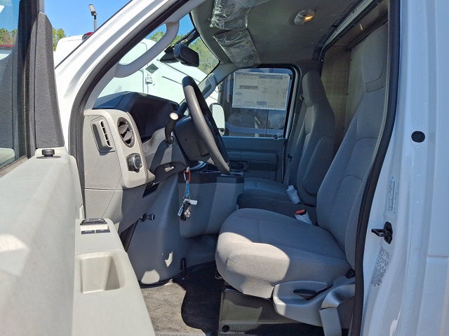 2027 Ford E-Series Cutaway Base