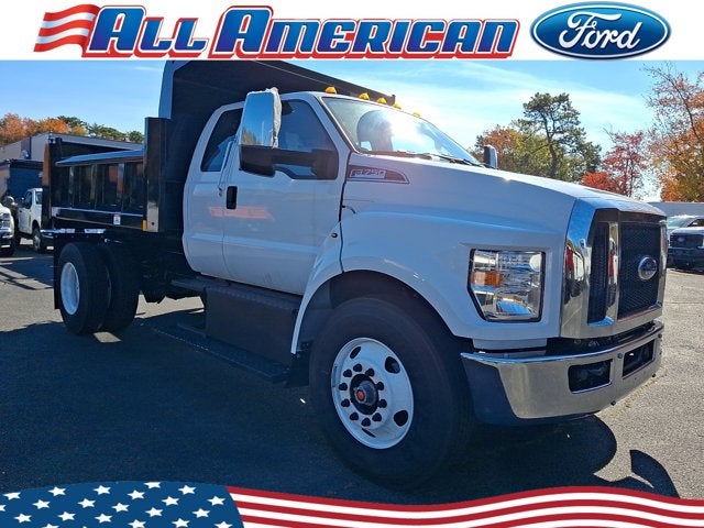 2027 Ford F-750 Base