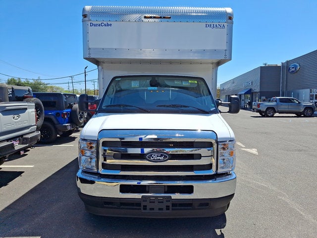 2027 Ford E-Series Cutaway Base