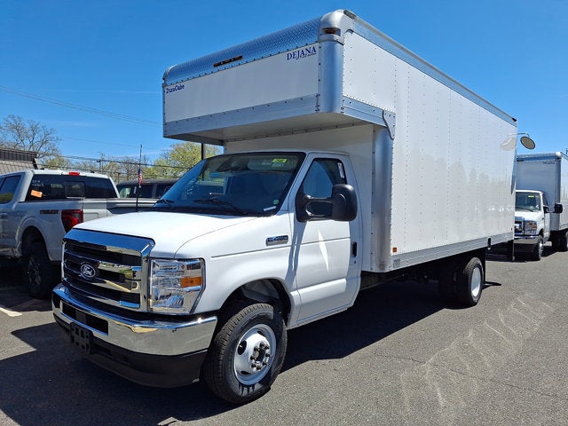 2027 Ford E-Series Cutaway Base