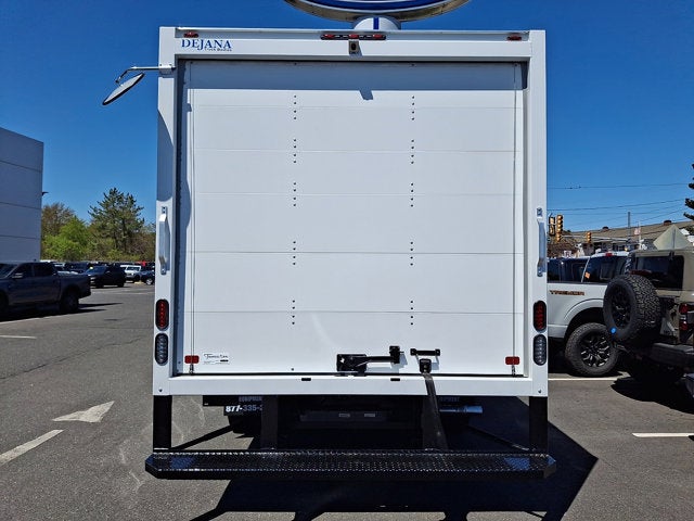 2027 Ford E-Series Cutaway Base